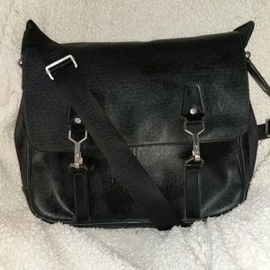 LOUIS VUITTON Messenger Dersou Taiga Calfskin